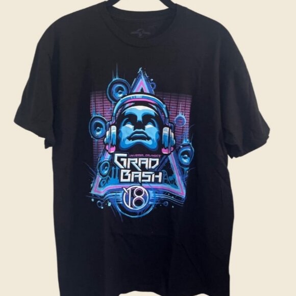 Universal Studios Orlando Grad Bash 2018 Graphic T-Shirt Size L - Picture 1 of 3